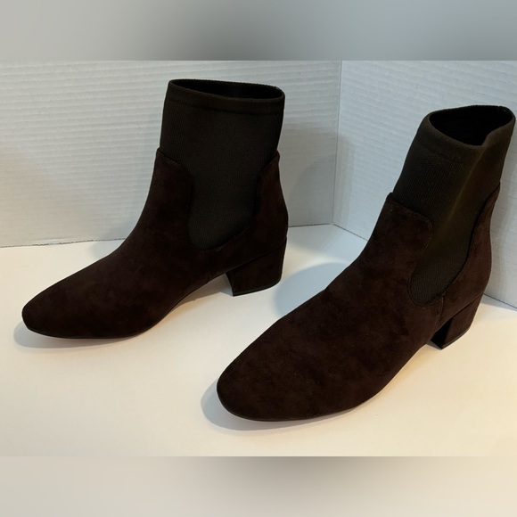 Cushionaire Women Brown Romi Block Heel Slip-On Ankle Boots Size 8 Fall Winter - Picture 10 of 15